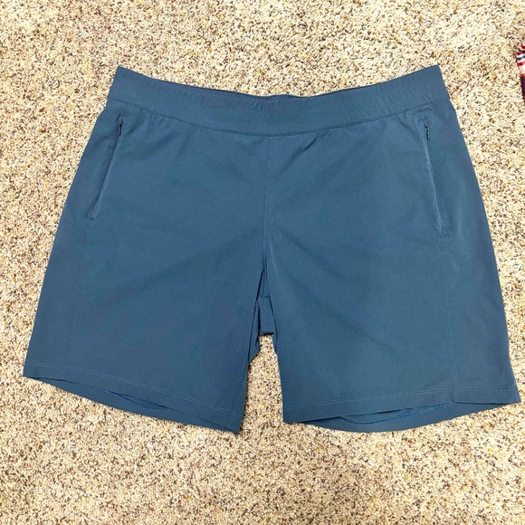 KUHL Shorts Mens XL Blue Gym Workout Running Performance‎ 7" Inseam - Picture 1 of 6